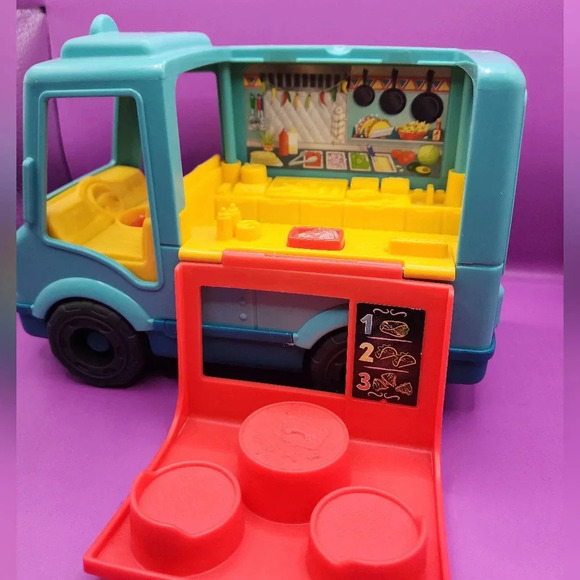 Fisher-Price Little People Serve It Up Food Truck with Sounds 2020 - Picture 1 of 5